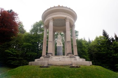 Ettal, Bavyera, Almanya - Linderhof Sarayı'nın görünümü. Bir fantastik kale Kral Ludwig II.