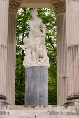Görünüm Linderhof Palace'nin baharında, Ettal, Bavyera, Almanya