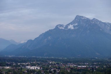 Klessheim Kalesi, panorama Salzburg, Avusturya dan Alplerdeki güzel manzara