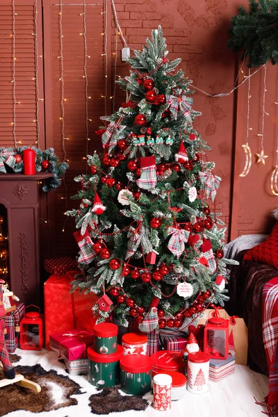 Χριστουγεννιάτικο Δέντρο Φώτα Στο Δωμάτιο — Φωτογραφία Αρχείου