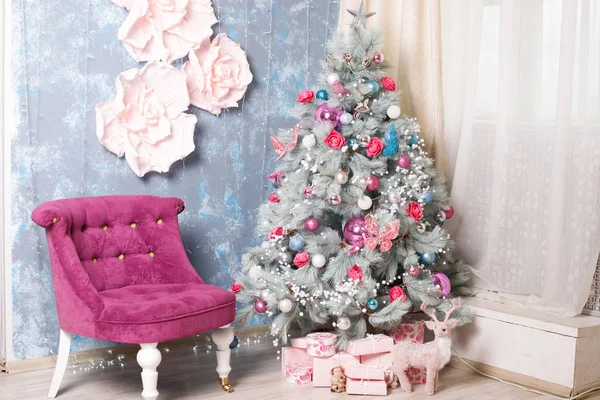 Χριστουγεννιάτικο Διακοσμημένο Υπνοδωμάτιο Εσωτερικό Ζεστή Στιγμή Στο Σπίτι Έννοια Καλή — Φωτογραφία Αρχείου