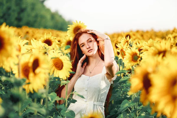 Young Girl Sunflowers Sunny Summer Day — Stock Photo, Image