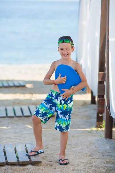 Menino Com Snorkel Junto Mar Criança Bonita Usando Máscara Chinelos — Fotografia de Stock