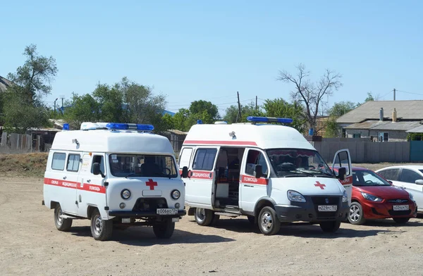 Krankenwagen Sind Dorf Einsatz — Stockfoto