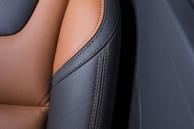 Modern spor araba kırmızı deri iç