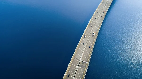 Köprüdeki Anayolun Havadan Görünüşü — Stok fotoğraf