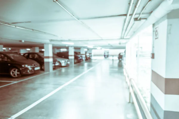 Размытое Изображение Парковка Внутренний Снимок Многоэтажной Автостоянки Подземная Парковка Машинами — стоковое фото