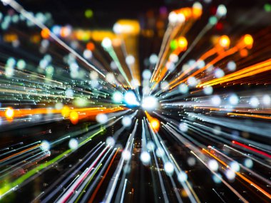 hafif çizgilerle uzun pozlama, hız hareket arka plan karanlık gece, patlama etkisi zoom, zoom patlaması ışık şehir