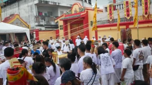 Phuket Thailand October 2018 People Put Thin Golden Plate Sacred — Stock Video
