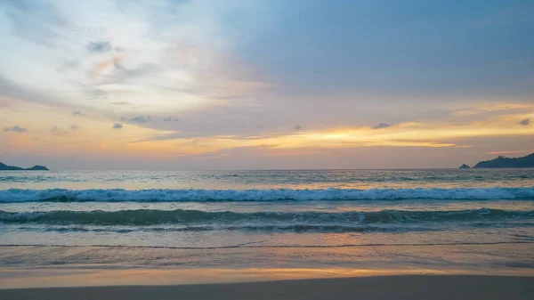 Beau Fond Ciel Crépusculaire Coloré Plage Mer — Photo