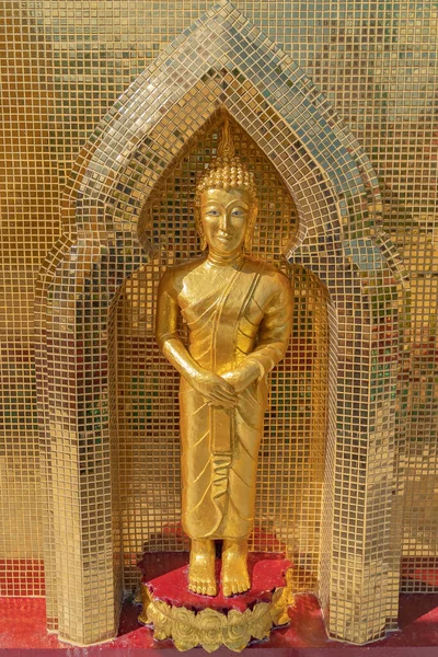 Goldene Buddha Statue Süden Thailands — Stockfoto