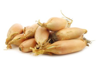 Şişe demet beyaz zemin üzerine soğan şeklinde