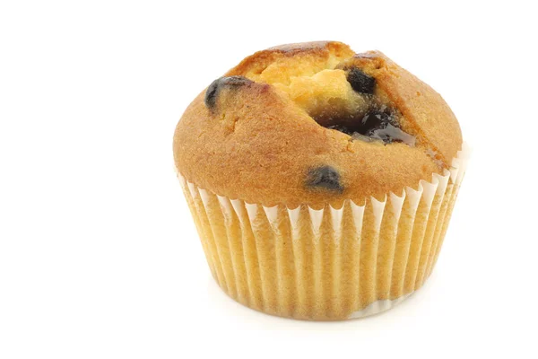 Muffin Blueberry Lezat Pada Latar Belakang Putih — Stok Foto