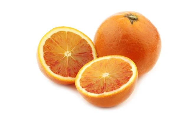 Naranja Sangre Fresca Una Cortada Sobre Fondo Blanco — Foto de Stock