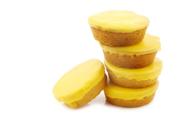 Traditionelle Holländische Gelb Glasierte Kuchen Auf Weißem Hintergrund — Stockfoto