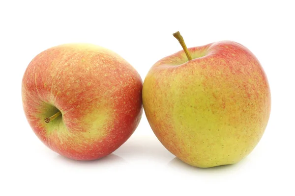 Świeże Jabłka Maribelle Białym Tle — Zdjęcie stockowe