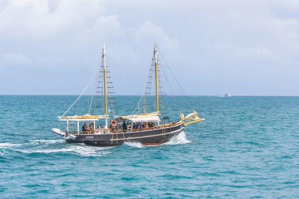 Hint okyanusunda inanılmaz su üzerinde eski tekne