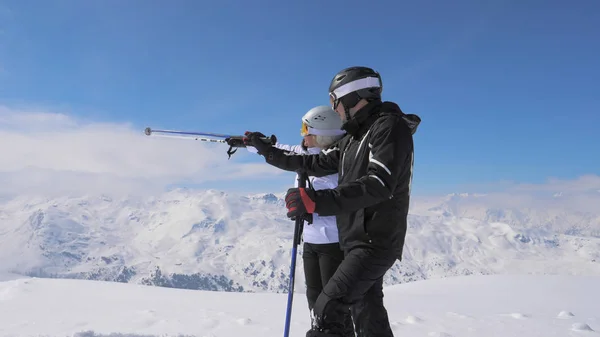 Kayakçı dağ vadisinde ilginç bir şey gördüm ve birbirlerine