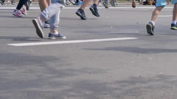 Minsk, Belarus-September 09, 2018: Lot Legs Of Sports People Running A Marathon — Stock Video