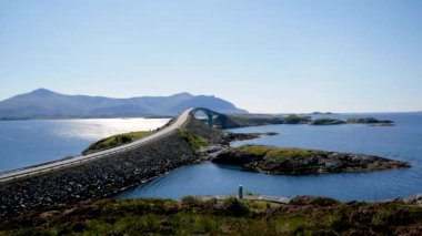 Atlantik yol Norveç'te Storseisundet Köprüsü