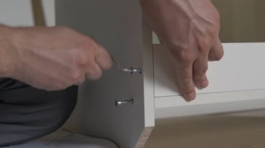 Ahşap Mobilya Montajı Için Anahtar ile Vida İplik İşçi Sidik