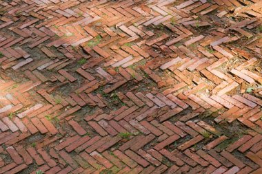 Eski kırmızı tuğla kaplama