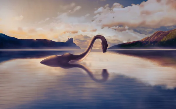 A Loch Ness-i szörny úgy néz ki, ő tükrözi a víz. Stock Kép