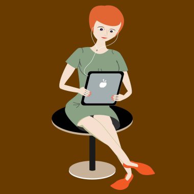 Kadın dinle müzik tablet ve defa okundu. Kırmızı saçlı kız tablet bilgisayar tak telefonları ile tutar. Kadın karakter izole bir nesne olarak. Eğitim veya eğlence okuma ve dinleme görüntü. Sosyal veya çevrimiçi ağ