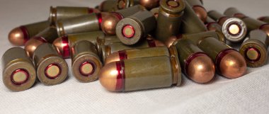 Kartuşlar toplu görüntüleri kapatın. Silah için mermi ler p