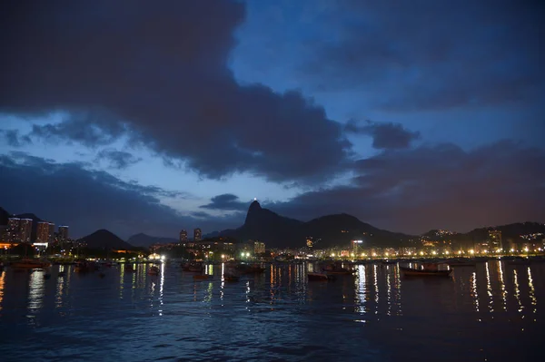 巴西里约热内卢 2017年 黄昏时与基督救赎者的博塔福戈湾之景 — 图库照片