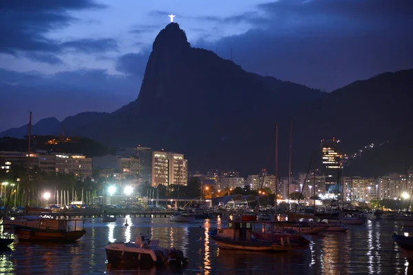 Rio Janeiro Brezilya Dezembro 2017 Nın Kurtarıcı Alacakaranlıkta Arka Planda — Stok fotoğraf