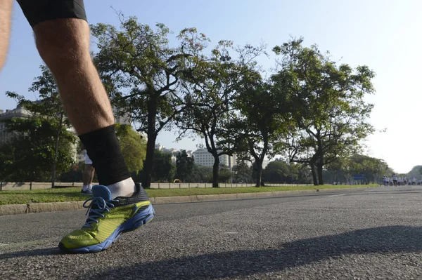 Detail Leg Street Runner Leaving Image Background Trees Sky — Stock Photo, Image