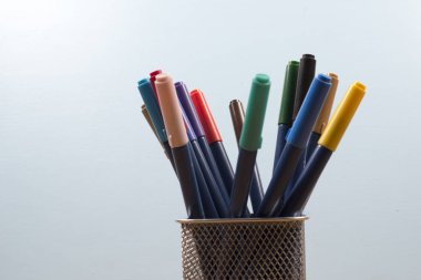 sepet üreticileri ile bir açık mavi renkli kalemler