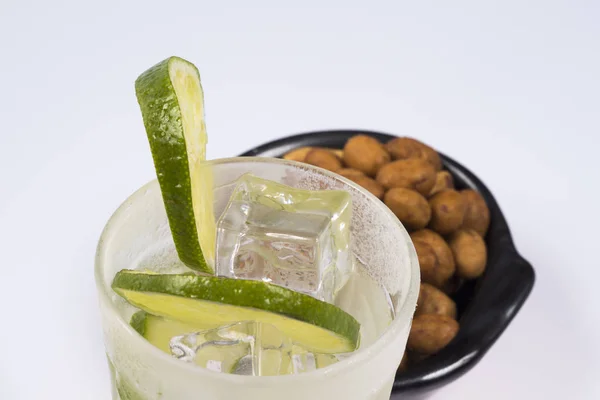 Typisk Brasiliansk Drikk Caipirinha Framstilt Med Cachaca Sukker Sitron – stockfoto