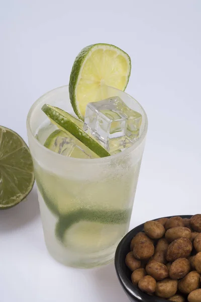 Cachaça Şeker Limon Ile Yapılan Tipik Brezilya Içki Caipirinha — Stok fotoğraf