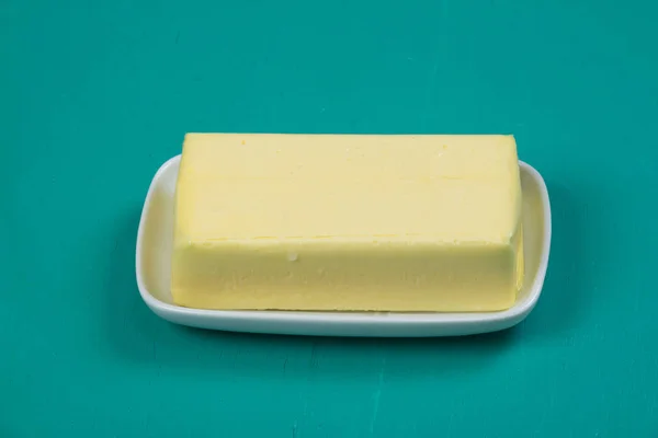 盘子上的一块黄油 — 图库照片