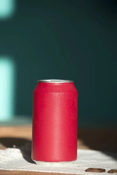Canette de soda rouge — Photo
