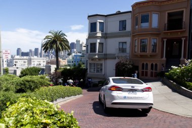 Lombard Stree