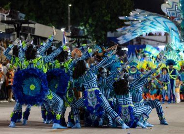 Rio, Brezilya - 23 Şubat 2020: Samba okulu Portela 'nın Marques de Sapucai Sambodromo' daki geçit töreni
