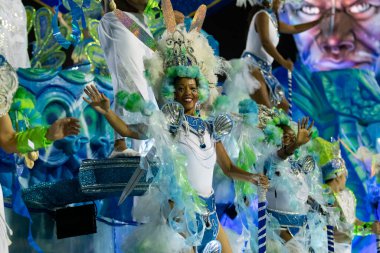 Rio, Brezilya - 22 Şubat 2020: Samba Okulu Akademicos do Sossego 'nun Marques de Sapucai Sambodromo' da geçit töreni