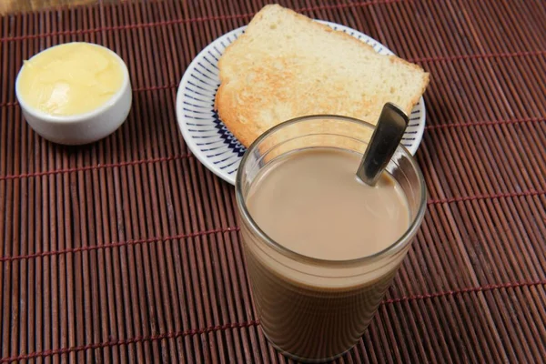 Typisch Brasilianisches Kleines Frühstück Mit Einer Tasse Kaffee Mit Milch — Stockfoto