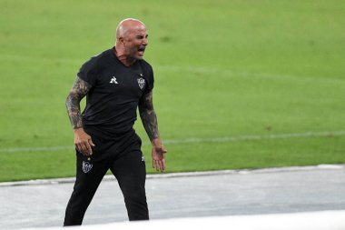 Rio, Brezilya - 19 Ağustos 2020: Jorge Sampaoli koçu Botafogo ve Atletico-MG arasında Nilton Santos Stadyumu 'nda Brezilya Şampiyonası' nda oynanan maçta