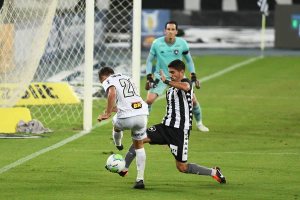 Rio, Brezilya - 19 Ağustos 2020: Nilton Santos Stadyumu 'nda Brezilya Şampiyonası' nda Botafogo ve Atletico-MG arasında oynanan maçta Hyoran oyuncu
