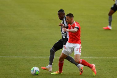 Rio, Brezilya - 29 Ağustos 2020: Thiago Galhardo Nilton Santos Stadyumu 'nda Brezilya Şampiyonası' nda Botafogo 0 ve 2 Internacional arasında oynanan maçta