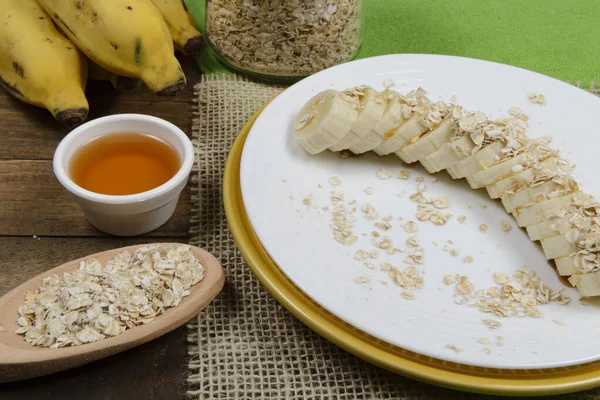 Assiette Avec Banane Tranchée Flocons Avoine Cuillère Pot Miel — Photo