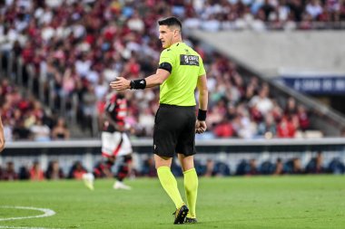 Rio, Brezilya - 21 Eylül 2025: Rafael Rodrigo Klein hakem Flamengo x Vasco arasında oynanan maçta Maracana Stadyumu 'nda oynanan Brezilya Şampiyonası' nın 24.