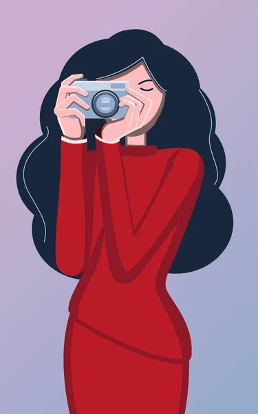 Φωτογράφος. Γυναίκα και φωτογραφική μηχανή. Κορίτσια το avatar. Πορτρέτο ενός επαγγελματία. Επίπεδη εικονογράφηση φορέα. Μπλε φόντο. Μελαχρινή κοπέλα με μακριά μαλλιά με κόκκινο χρώμα — Διανυσματικό Αρχείο