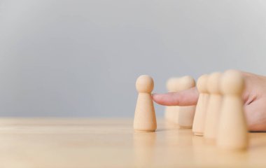 Lider rahat bölgesini terk edip kalabalıktan uzaklaşsın. Kişisel gelişim, motivasyon ve meydan okuma kavramları