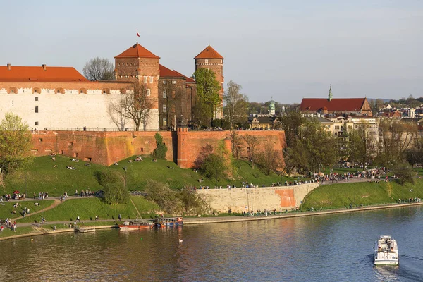 Krakow Polonia Abril 2018 Castillo Real Wawel Vista Desde Lado — Foto de Stock