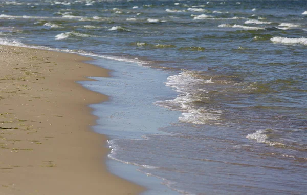 Vista Sulla Spiaggia Sabbia Bagnata Acqua Mare Paesaggio Marino — Foto Stock